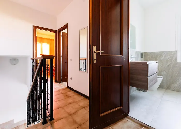 Judith Nyaraló Porto Columbu - Perd'e Sali